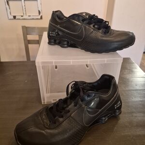 Nike Shox Men's Black Leather Athletic Shoes